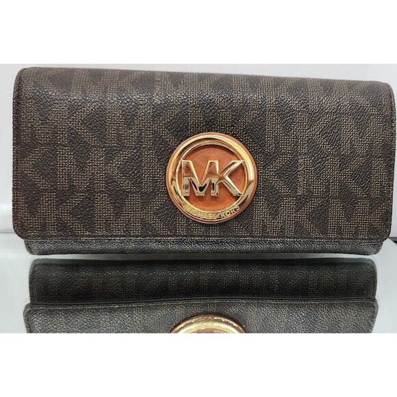 Michael Kors Large Brown Signature Fulton Logo Flap Carryall Wallet - Picture 1 of 9